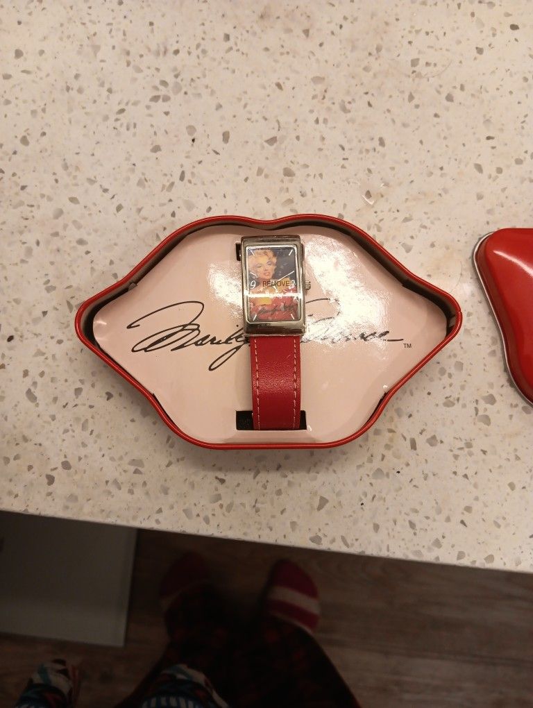 Marilyn Monroes. Collectors Watch New