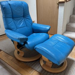 2012 Stressless Recliner Great,  Med.