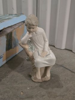 LLADRO Little Boy Thinking Figuine
