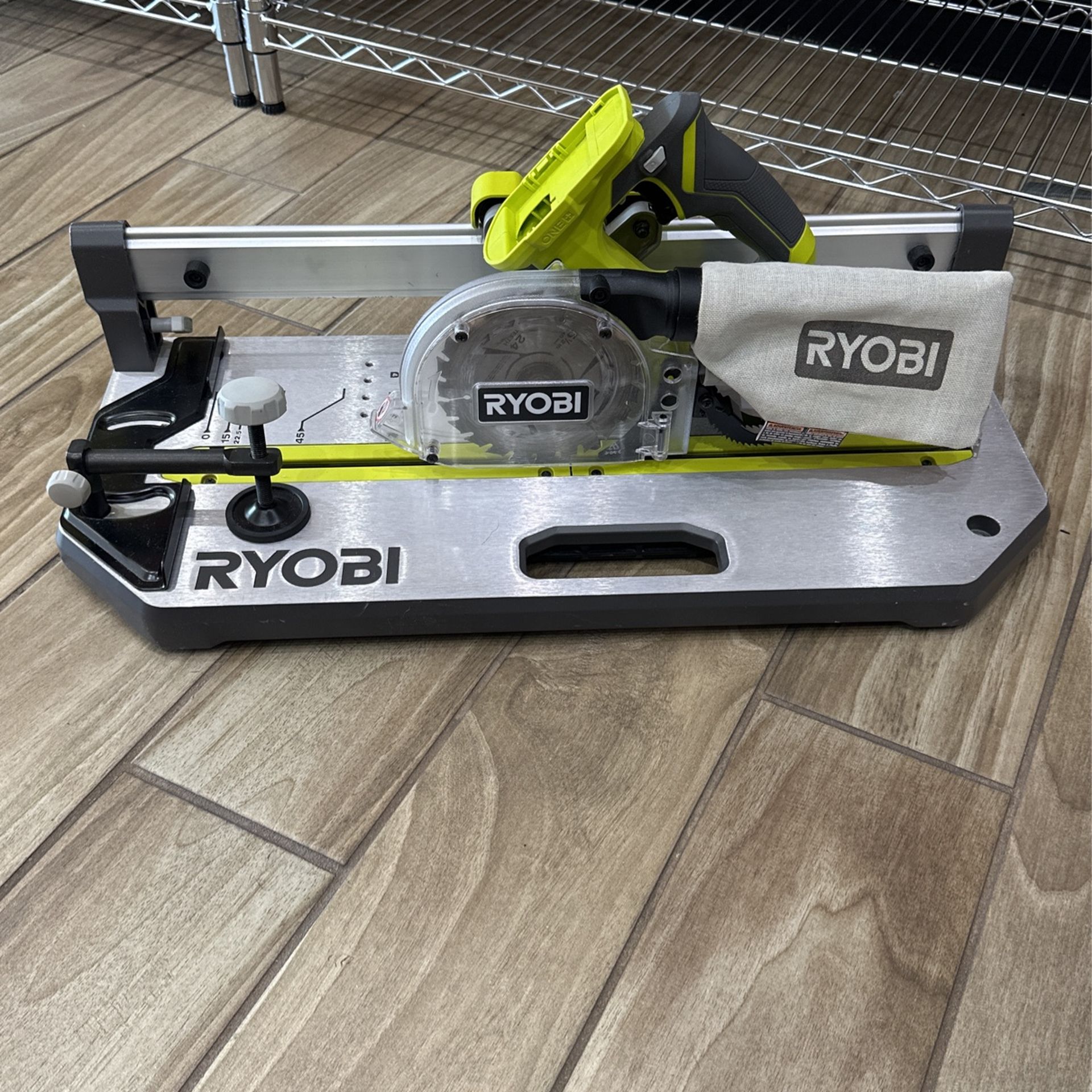 RYOBI ONE+ 18V 5.5in. Cordless Flooring Saw With Blade