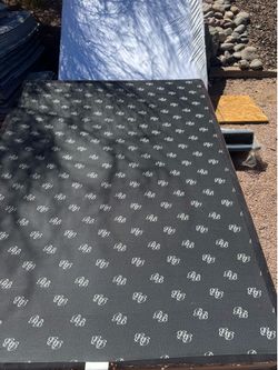 Queen size bed in good condition