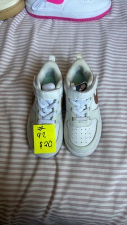 Nike kids children size 9