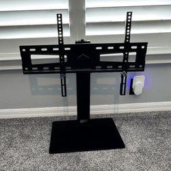 TV Mount 36-75 in Tilt And Swivel 