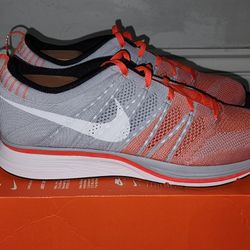 Nike Flyknit Trainer (Crimson/White) - Size 11