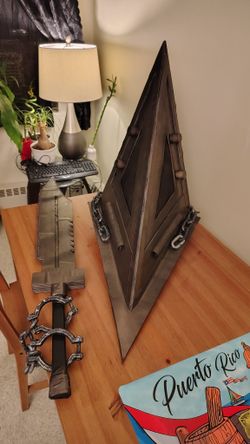 Pyramid Head (Silent Hill) Costume. Head And Sword