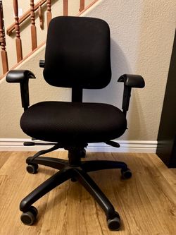 Office Chair - Ergonomic Swivel Black/cloth/adjustable
