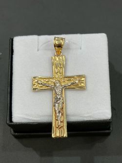 Gold pendant