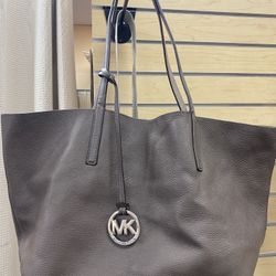 Michael Kors Izzy Large Reversible Tote Bag