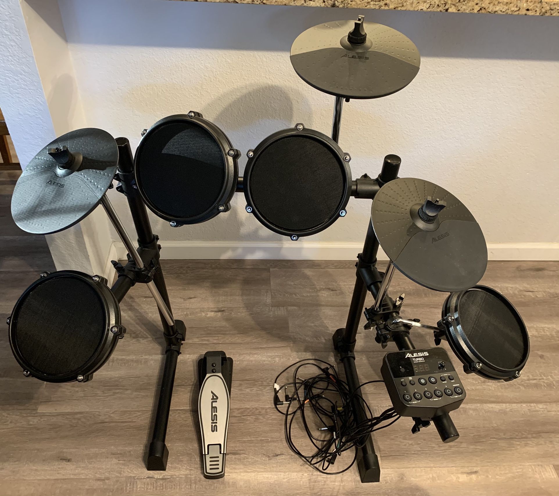 Alesis Turbo Kit -Electric Drum Set