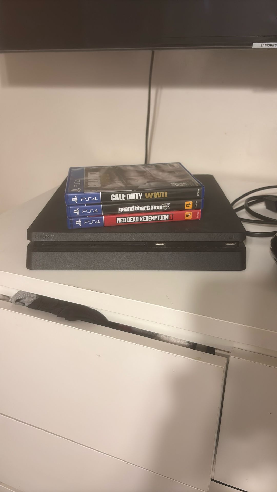 PS4 Slim Bundle