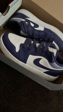Girl shoes