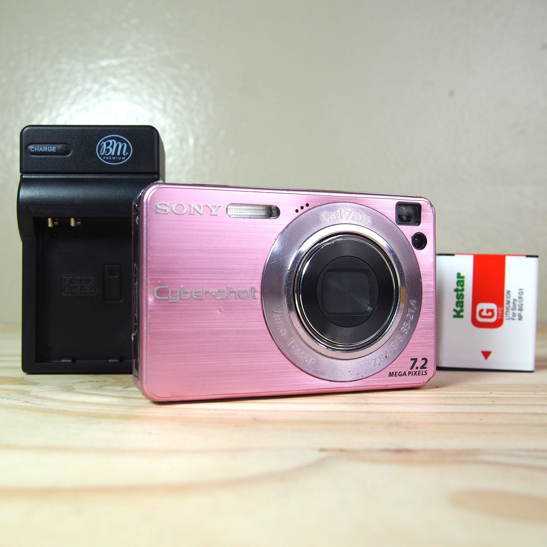 Pink Sony CyberShot DSC-W120 7.2MP Digital Camera Bundle W/Charger + Battery Comes with Camera Charger Battery Fully Tested Fully Works! SHIPS FAST!!