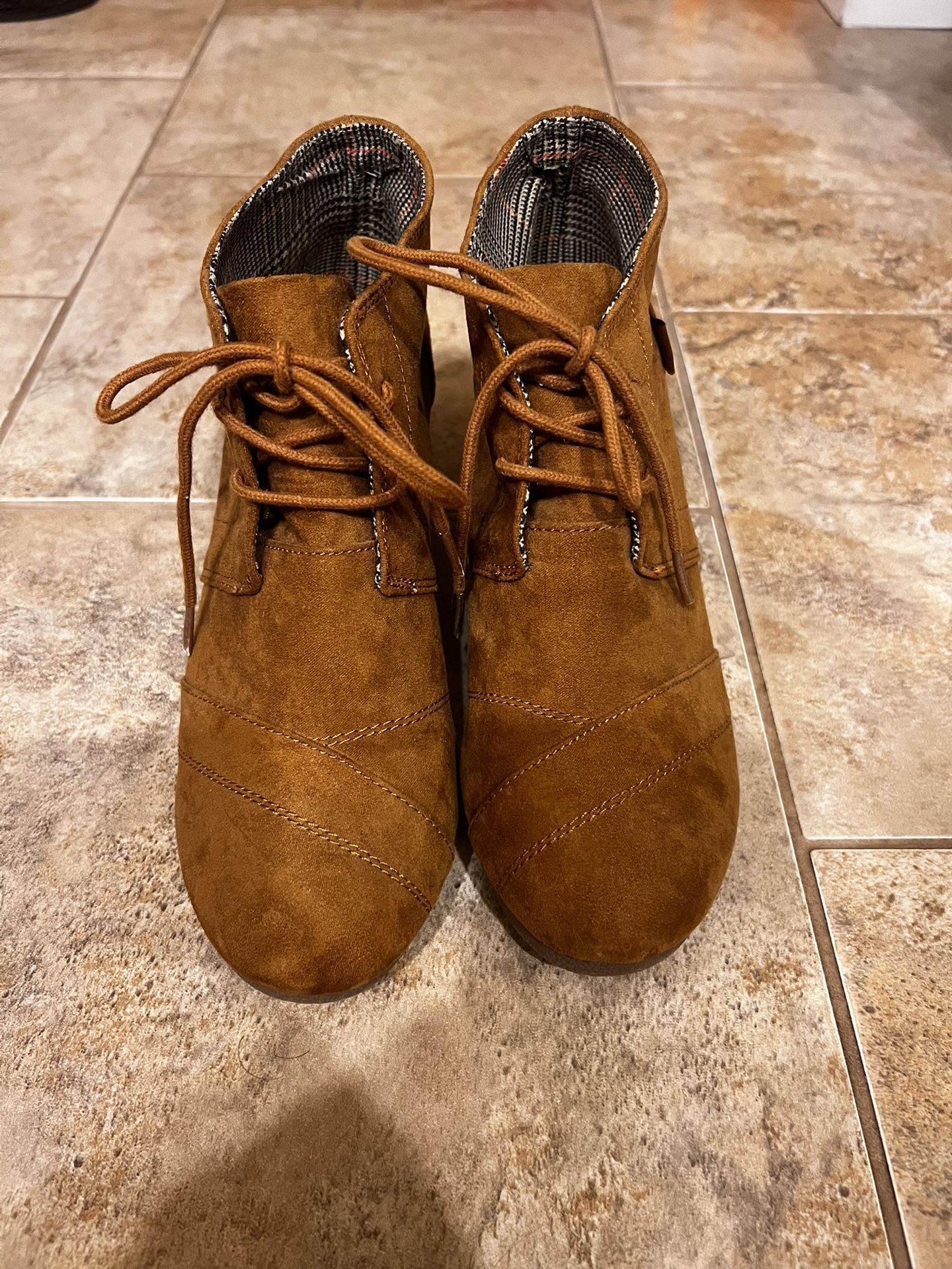 Women’s Route 66 brown wedge booties. Size 7