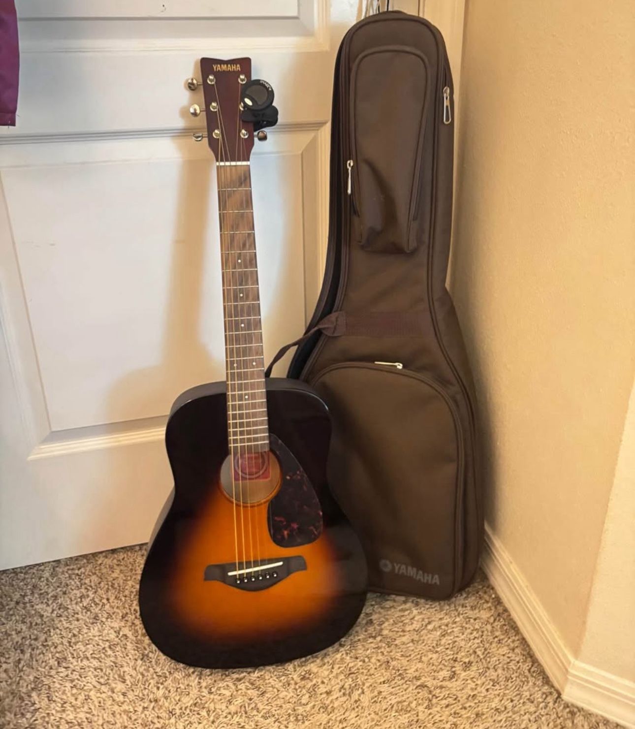 Yamaha Acoustic Guitar with Case - Sunburst with a SNARK+