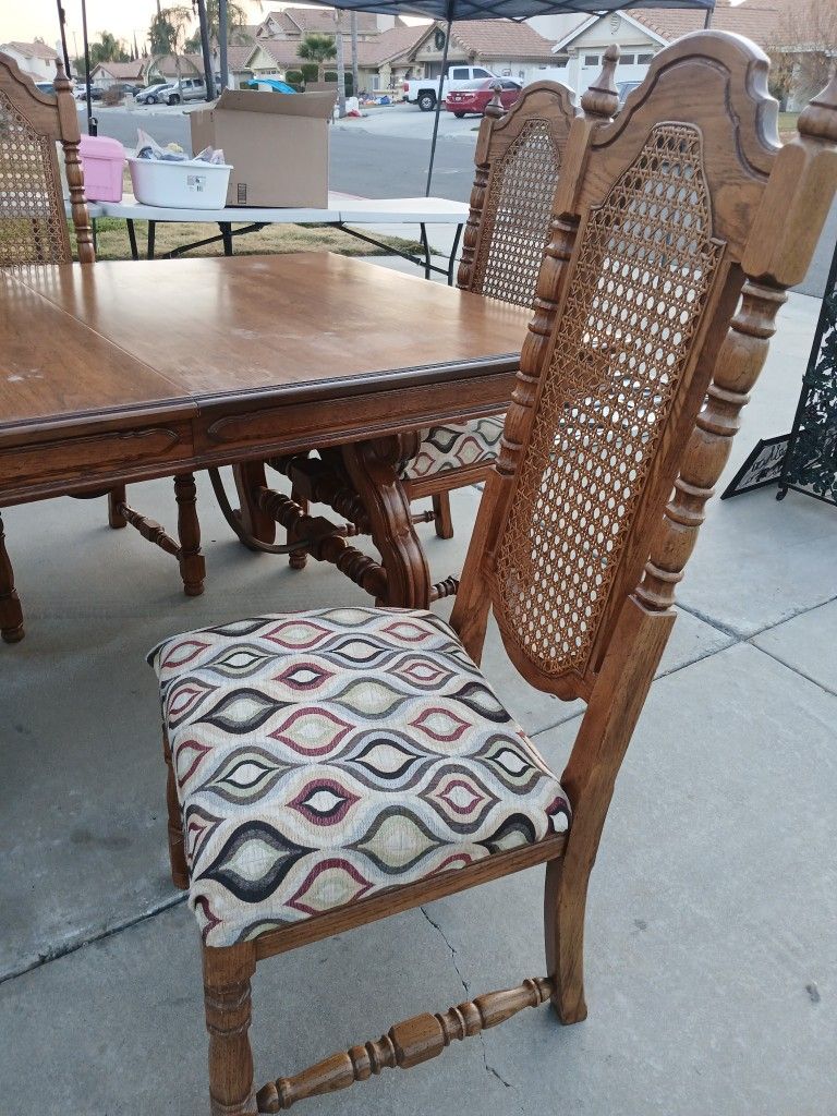 Dining Set with 8 chairs