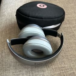 Beats SOLO 2 Like new 