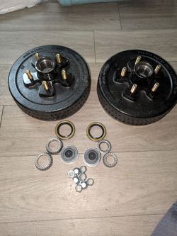 Trailer hubs and bearings kit