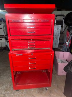 Stack on toolbox  53x27