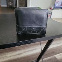 Gucci Signature Leather Wallet