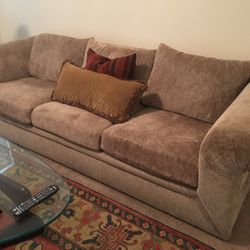 8 Ft Bernhardt Couch 