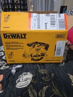 DeWALT TOOL SETS