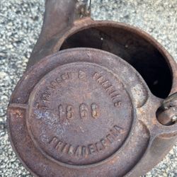 1868 Humidifier Cast Iron Pot With Swivel Lid