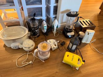 Mixed Lot of Small Kitchen Appliances