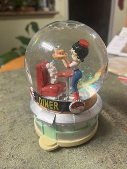 BETTY BOO $ 10. NEW MUSICAL SNOW BALL