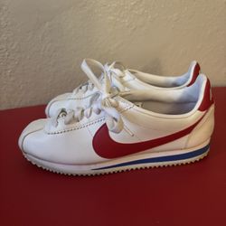 Size 8 Women’s Nike Cortez