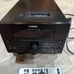 Yamaha CRX-332 Receiver.
