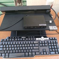 Dell Bundle. Keyboard - LCD Stand - Speaker - Dock Station