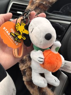 Starbucks Limited edition 2026 snoopy plushie keychain