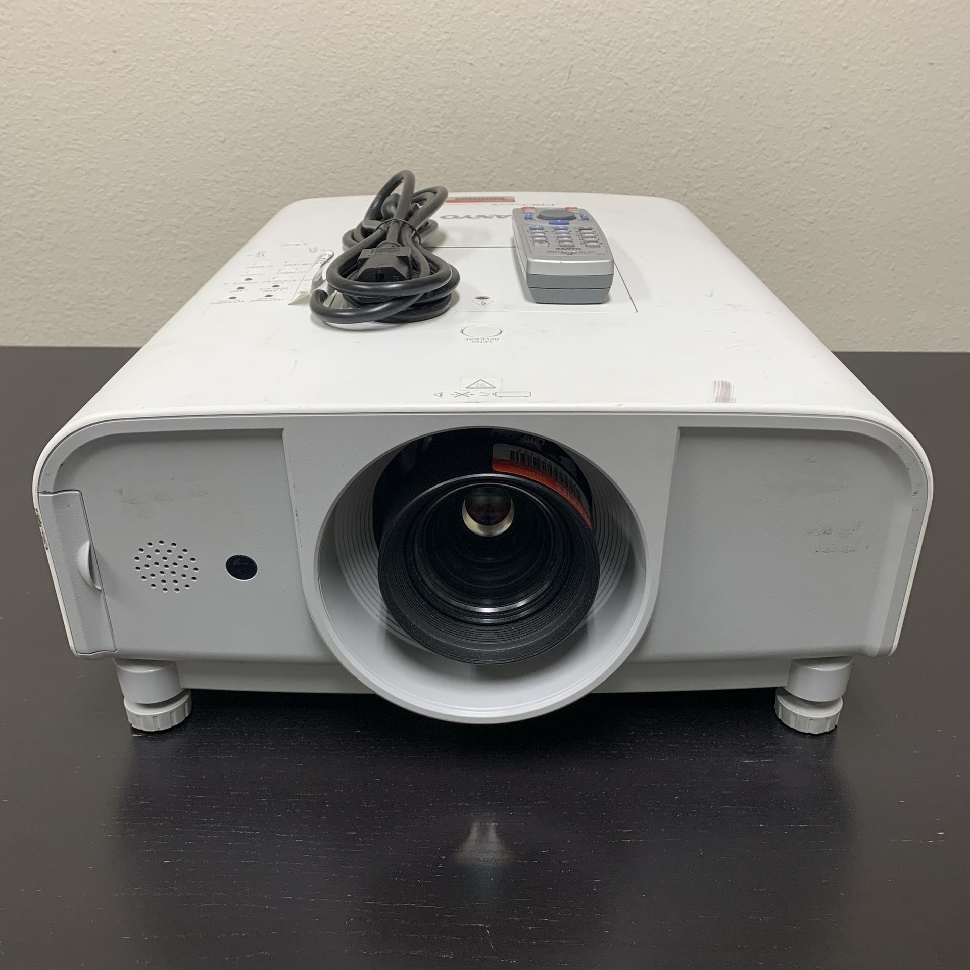 Sanyo PLC-XT35 5000 Lumen Projector 5K with 1.6 - 2.1:1 Zoom Lens