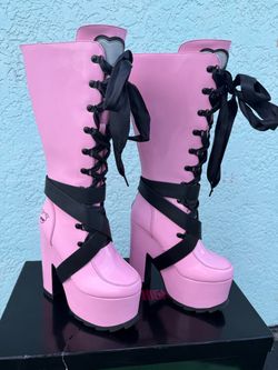 Monster High x YRU Draculaura VAMP Platform Boots Pink/Black Size 8 – NEW
