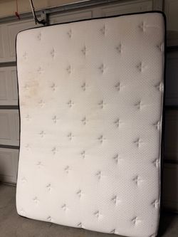 Full size mattress