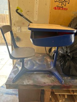 Vintage Student School Desk with Lift Top Storage
