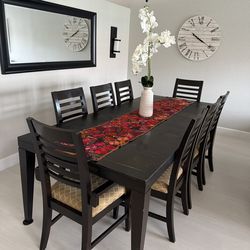 DINING TABLE WITH CHAIRS