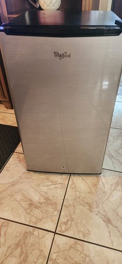 Whirlpool Mini Refrigerator /100% Working/ Pick Up 77075