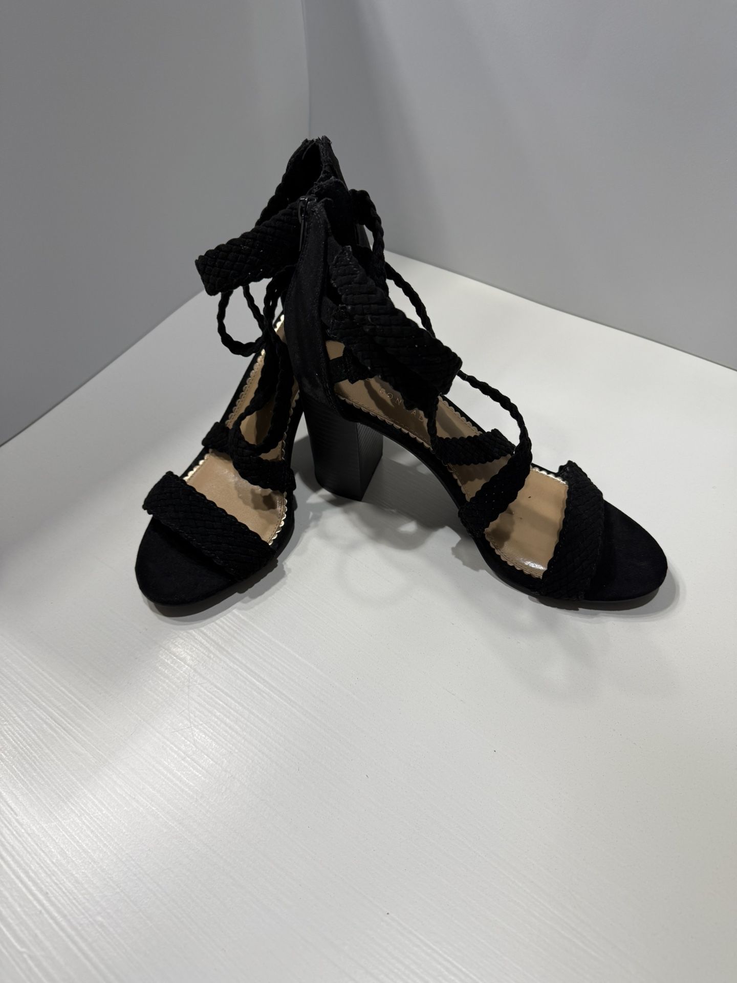 LC Lauren Conrad Pumps