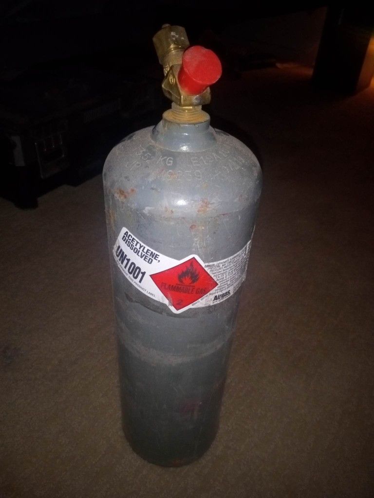 Acetylene Dissolved UN1001 Airgas FULL TANKS for Sale in North Las