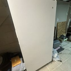 GE 14 cu ft Upright Freezer – Works Great - 28 x 28 1/2 x 59"