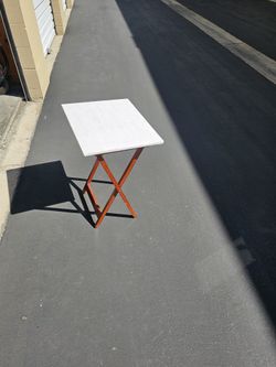 TV Dinner Table