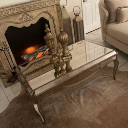 Mirrored gold accent coffe table 