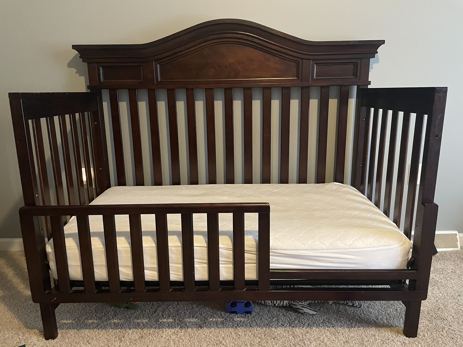 Crib W/ Mattress 