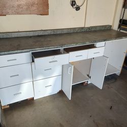 Free Cabinets and Countertop
