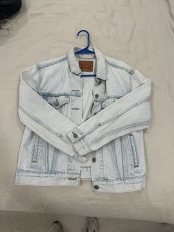 Levi’s Jean Jacket Size Small