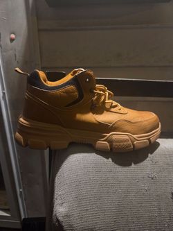 Steel toe boots