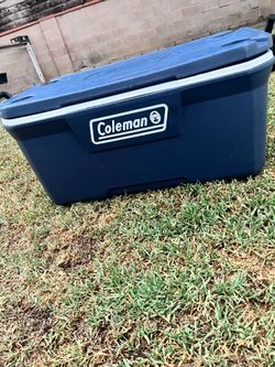 Coleman ice chest like new