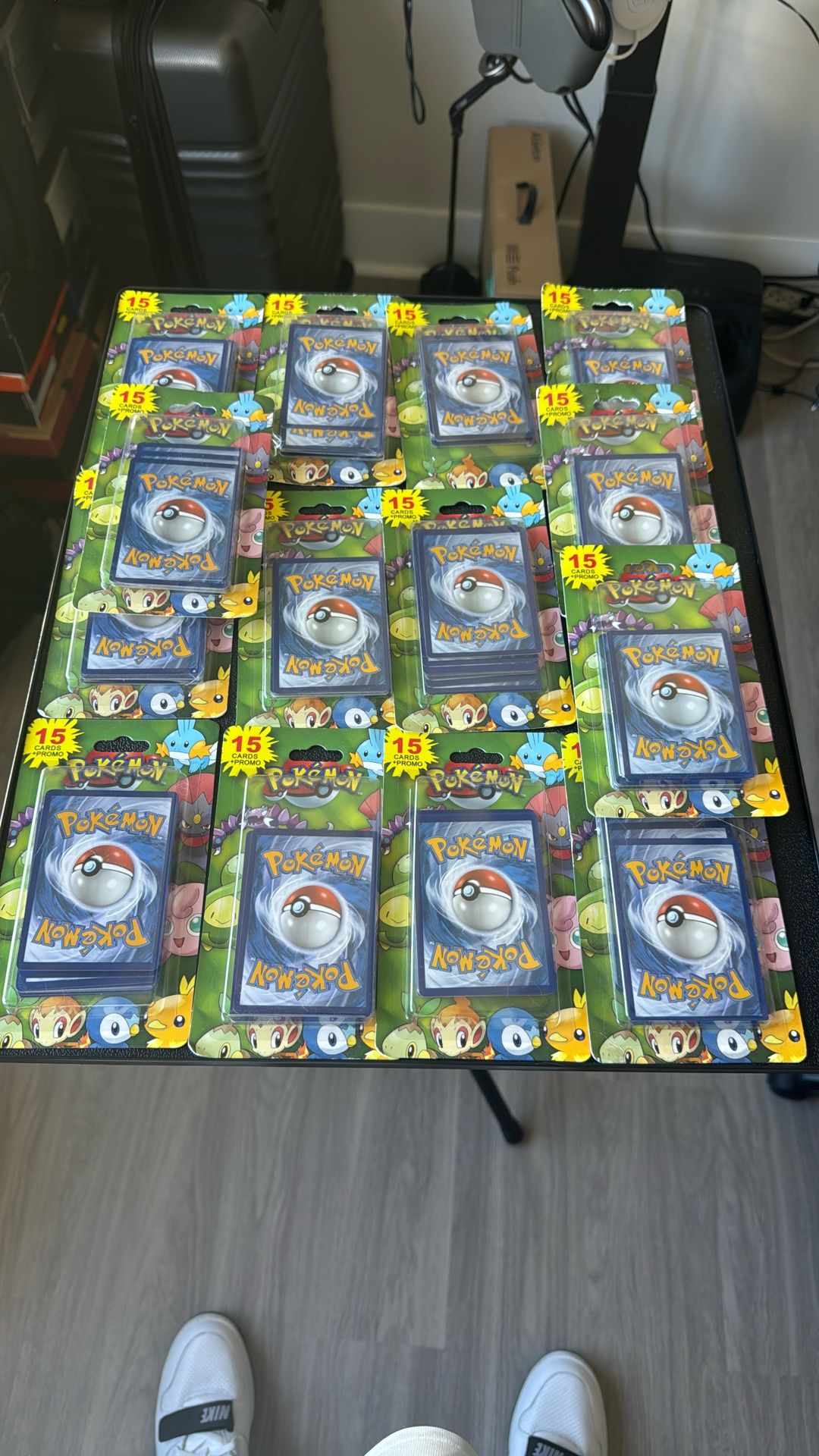 Pokémon 15 Card +Promo Booster Pack