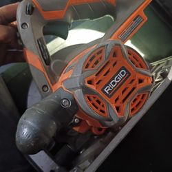 (TOOL ONLY) RIDGID R8651 6-1/2" 18V Cordless Circular Saw